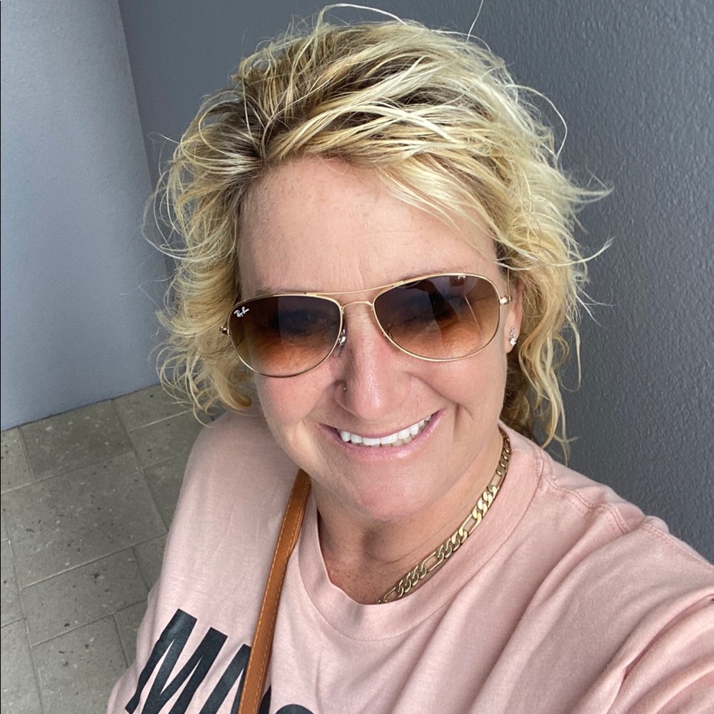 Meet your Posher, Wendy